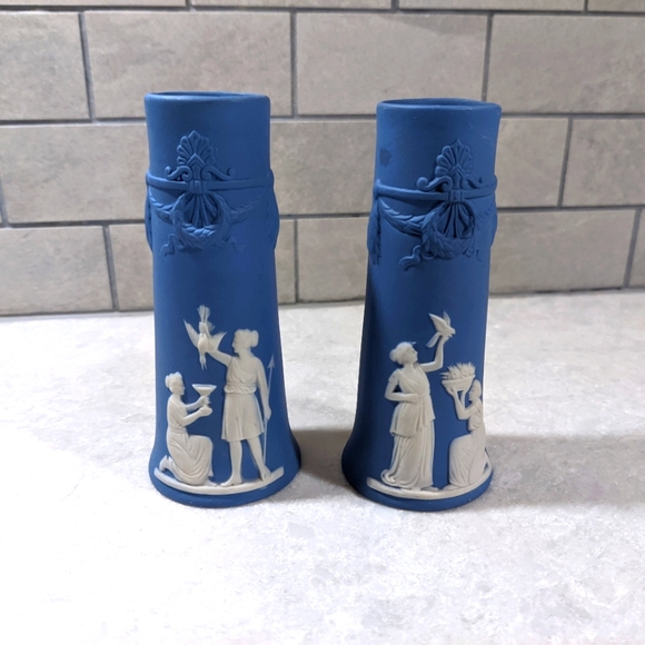 Vintage Neoclassical Blue Small Jasperware Wedgewood Vase, Germany - Picture 1 of 9